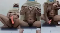 Jameela Menggoda Dalam Balutan Mukena Yang Menyala