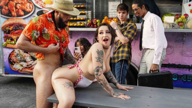 Roadside Feast: A Luscious Spread At The Food Truck
