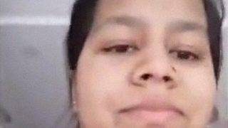 Sultry Indian Aunty With Imo Allure