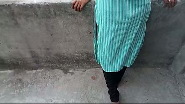 भैया ने अपनी देसी स्टेपसिस्टर को तड़पाते हुए जबरदस्ती चोदा – साफ हिंदी ऑडियो