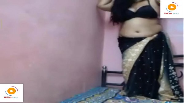 Sultry Indian Bhabhi Live Show With Big Boobs In Clear Hindi Audio