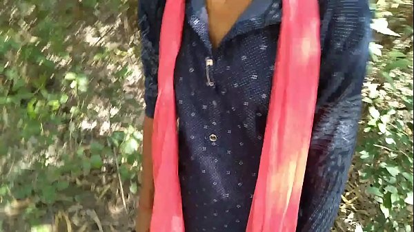 Wild Desi Couple’s Hardcore Doggy-style Fuck In The Open