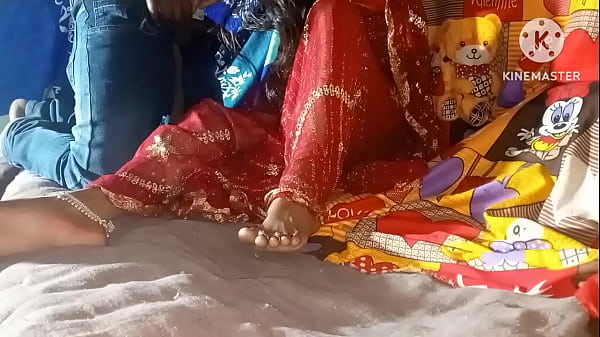 ग्रामीण देसी भाभी का गाँव के नौजवान के साथ उत्तेजक संबंध