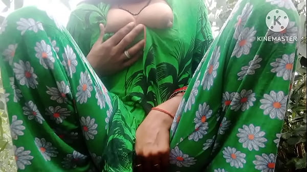 जंगल की रानी भाभी ने अपनी तपन बुझाई देसी झरने पर