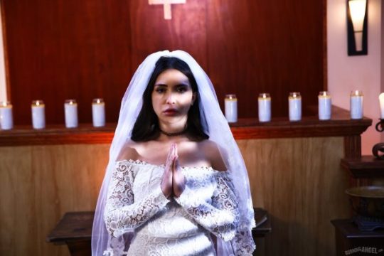 Infernal Seduction: Jane Wilde Embraces Her Succubus Desires