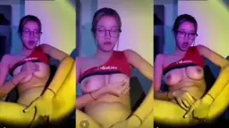 Tonton Mahasiswi Cantik Manggil Nafsu Live Colmek Di Telegram