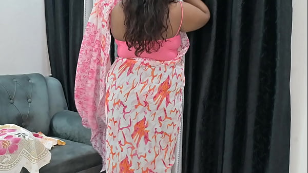 Sultry Curves Of A Captivating Indian Beauty