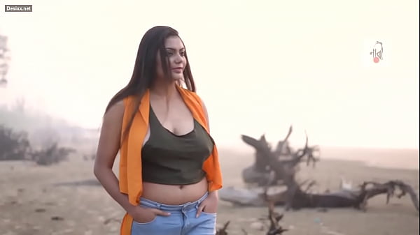 Desi Babe Strips Down For A Sizzling Hot Photoshoot