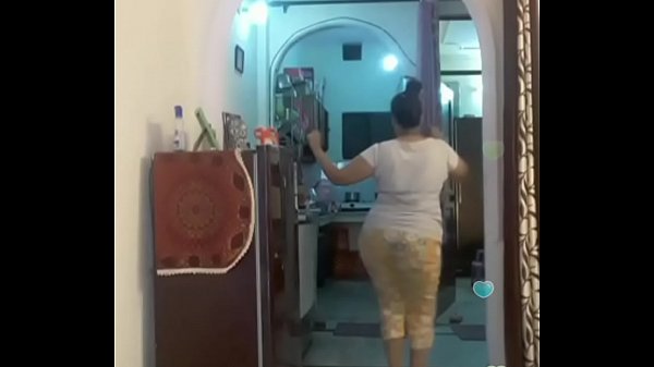 Sizzling Indian Bhabi Twerk Her Juicy Curves On Bigo Live