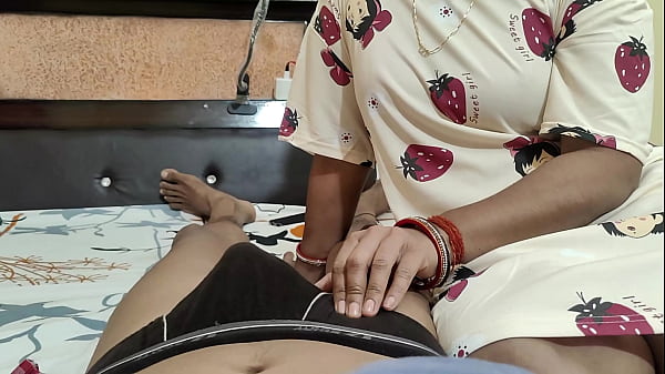 देसी जोड़े ने रात के अंधेरे में किया गरमागरम प्यार, भारतीय हिंदी अश्लील वीडियो