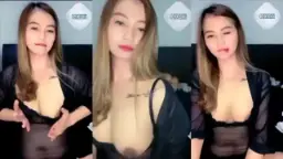 Host Cantik Pirang Pamerin Uting Nenen Bikin Makin Panas