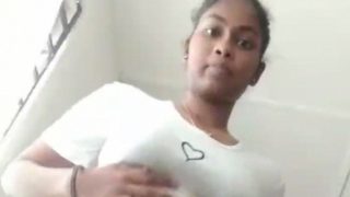 Tamil Babe Gets Naked And Fingers Her Wet Cunt