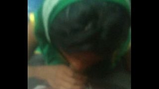 देसी आंटी का भिखारी के साथ लोकल ट्रेन में गंदा खेल