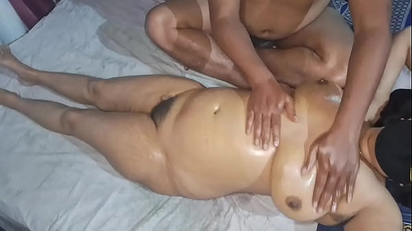 Hot Desi Indian Bhabhi Gets Naked For A Full-body Oil Massage Session