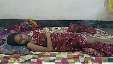 Desi Bhabhi Ko Padosi Ne Zor Se Choda, Jab Tak Cheekhti Rahi