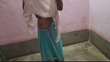Desi Desi Gori Hot Babe Deepthroat Karke Lamba Kela Chus Rahi Hai