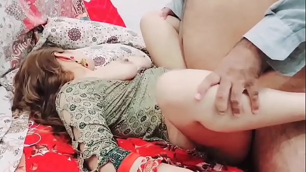 Indian Bhabhi’s Raw Fuck With Property Dealer, Clear Hindi Moans And Dirty Talk