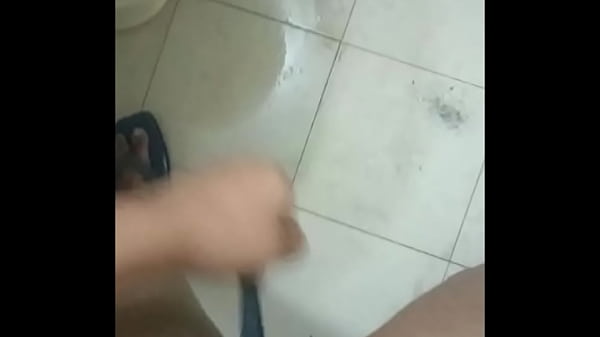 Desi Girl Getting Fingered In The Washroom While She Takes A Shower