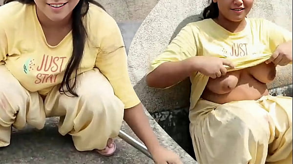 जवान शादीशुदा भाभी के साथ छत पर गरमागरम रोमांस, देसी गांव की लड़की का खुला हिंदी सेक्स वीडियो