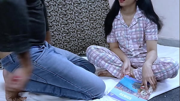 Maa Ki Ladki Ko Nanga Karke Choda, Ghar Mein Chhup Ke Sexy Raat.