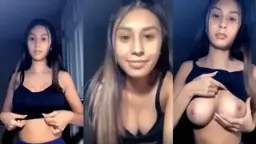 Abg Montok, Toket Bulat Mulus Siap Digoyang