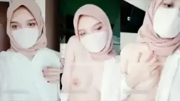 Hijab Camilla Cantik, Show Off Body, Bikin Greget.