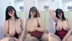 Kienzy Host Paling Tobrut, Bikin Muncrat Di Aplikasi Bling2