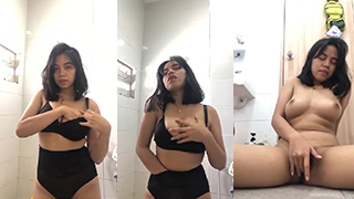 Mahasiswi Cantik Toket Montok Mainin Sempak Sambil Colmek