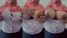 Pamer Memek Besar Pink Di Balik Jilbab, Toket Super Besar Bugil Bikin Tergoda