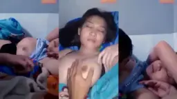 Remes Toket Gede Sepupu Keponakan Pas Lagi Bobo