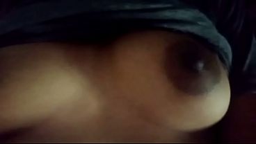 Desi Slut Strips Bare To Flaunt Her Natural Tits