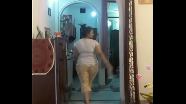 Hot Desi Indian Bhabi Shaking Her Juicy Ass And Big Boobs On Bigo Live…4
