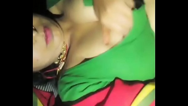 Desi Aunty Flaunts Her Big Juicy Boobs In A Hot Tease