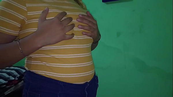 Indian Desi Girl Shoves A Vibrator Deep Into Her Juicy Fat Ass