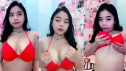 Jilat Susu Host Kimcil Nakal, Lidah Basah Main Di Dada Montok