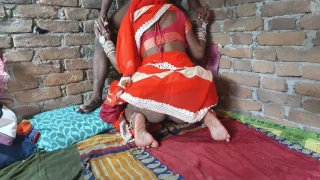 New Married Housewife Apne Husband Ke Lund Pe Baith Ke Chudai Karwa Rahi Thi Devar Madarchod Ne Romantic Video Bana Ke Viral Kiy
