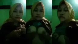 Nonton Ratna Bebasindo Pamer Dada Montok Bulat Bikin Ngelirik