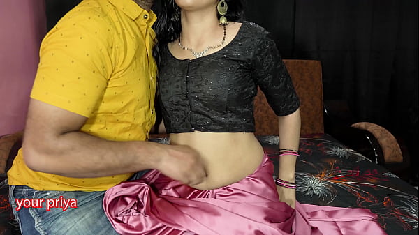 माँ ने जवान बेटे से चुदकर अपनी हवस की भूख मिटाई, साफ हिंदी आवाज में।