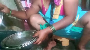 Watch A Hot Indian Aunty Sensually Licking And Cleaning Her Plate