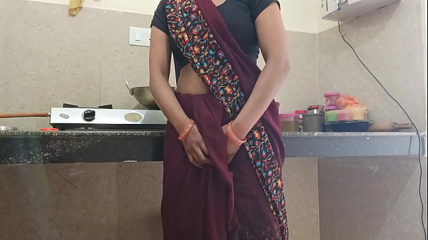 Indian Desi Village Bhabhi Ki Kitchen Mein Chudai, Saaf Hindi Mein Sexy Audio